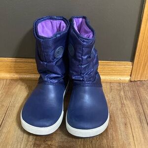 Crocs navy blue and purple pull on mid calf winter snow boots size 6
